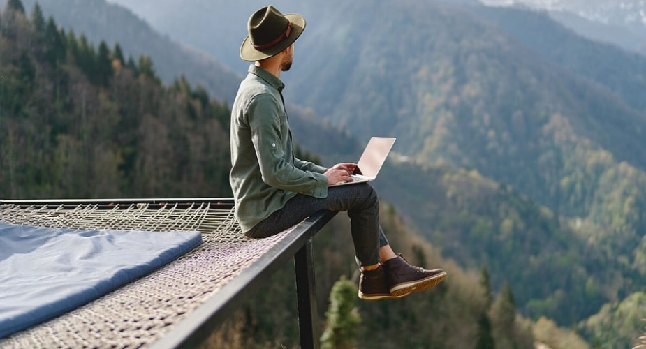 Digital Nomads’ Ultimate Guide to Working From Anywhere